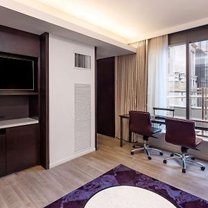 Premier King Suite with Executive lounge access